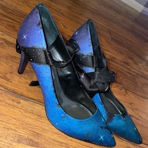 Gorgeous Audrey Brooke Satin Galaxy Heels Sz 11